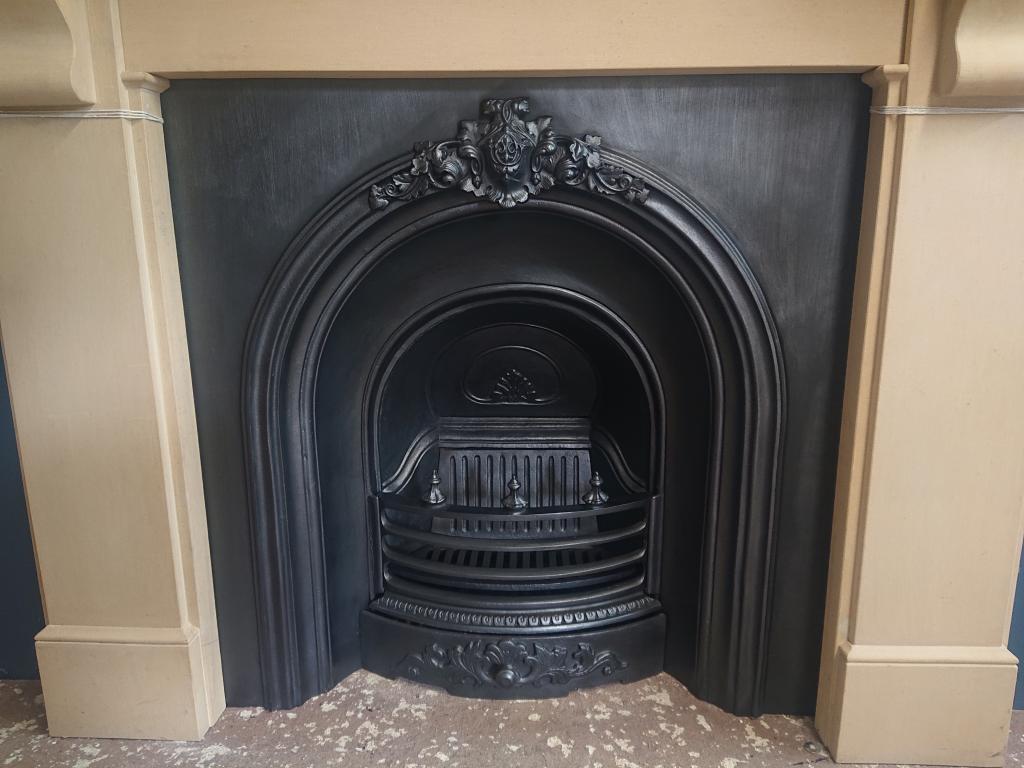 <p>Cast iron arched insert